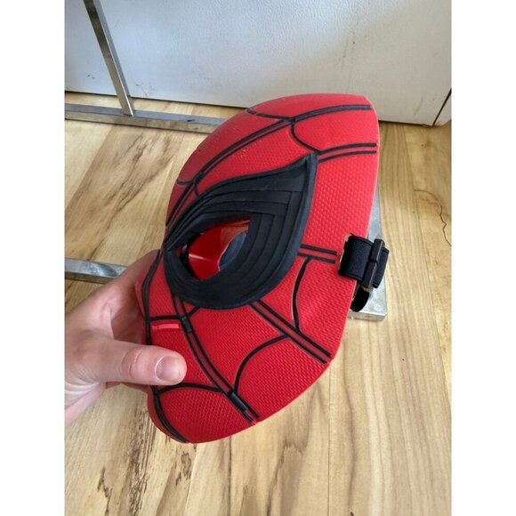 Hasbro Marvel Spider-Man Mask Costume Roleplay 2021 - Picture 4 of 9
